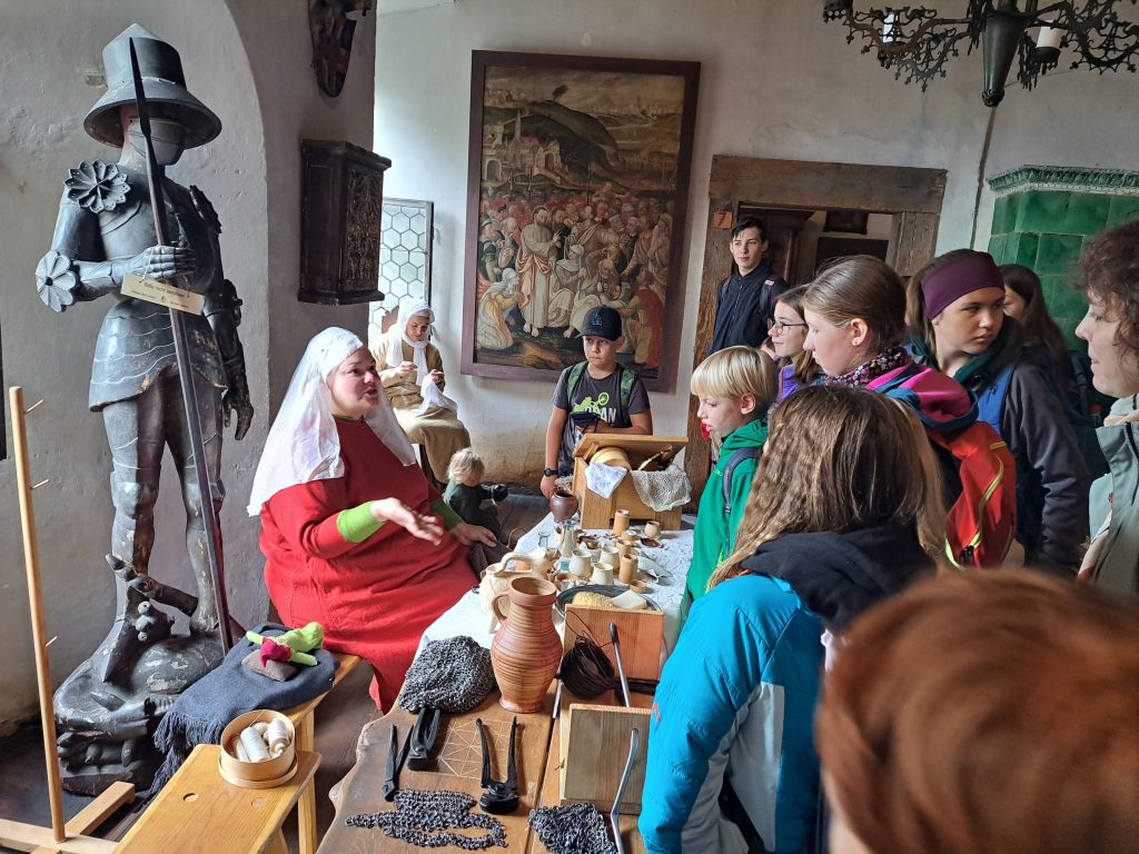 Poppele-Jugend auf der Meersburg