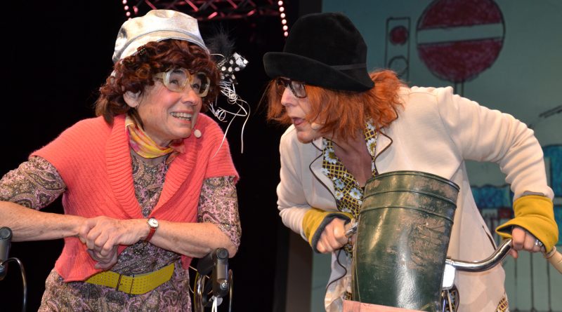 Narrenspiegel 2023 - Zwei Damen